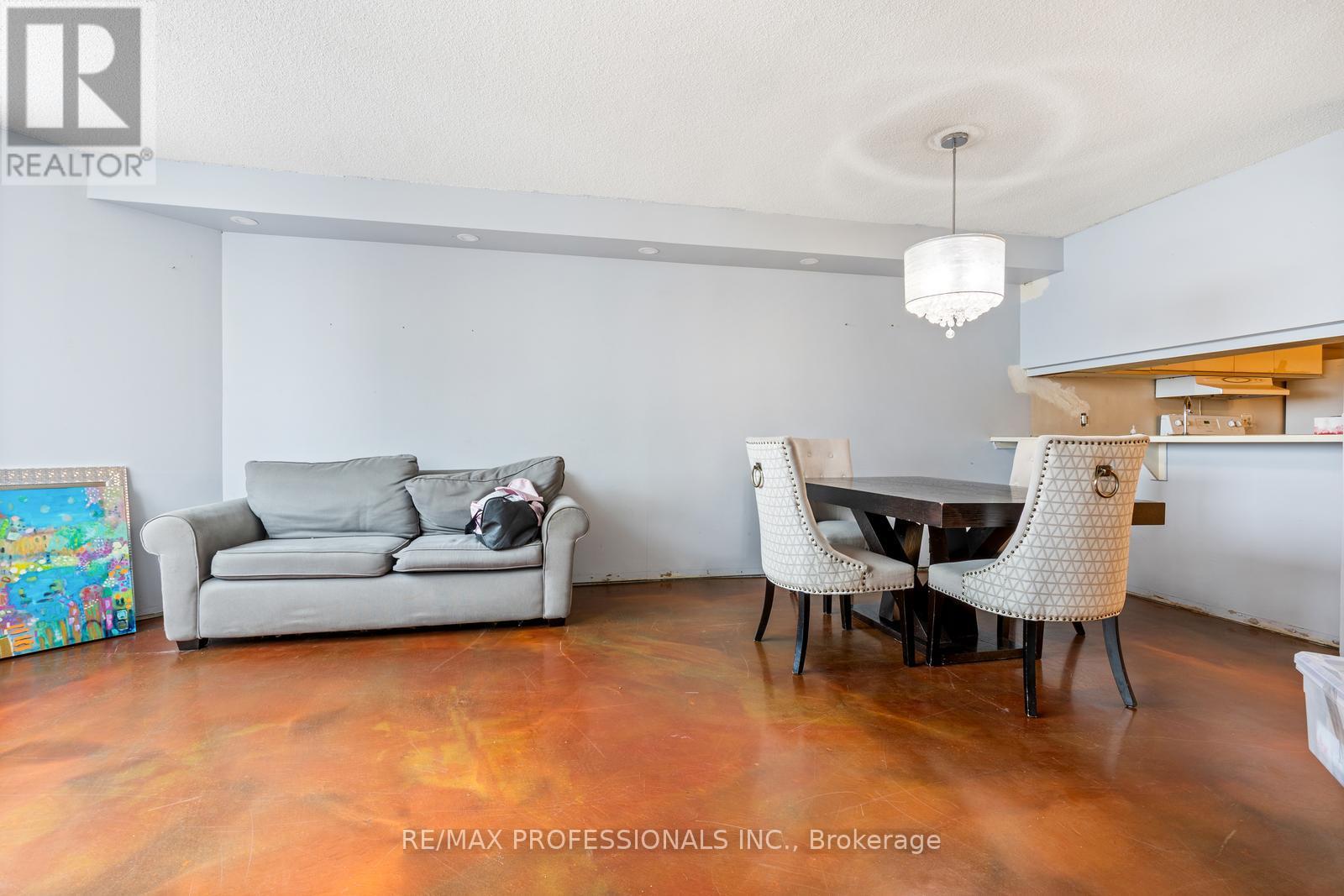 1210 - 234 Albion Road, Toronto (Elms-Old Rexdale), Ontario  M9W 6A5 - Photo 5 - W12643894