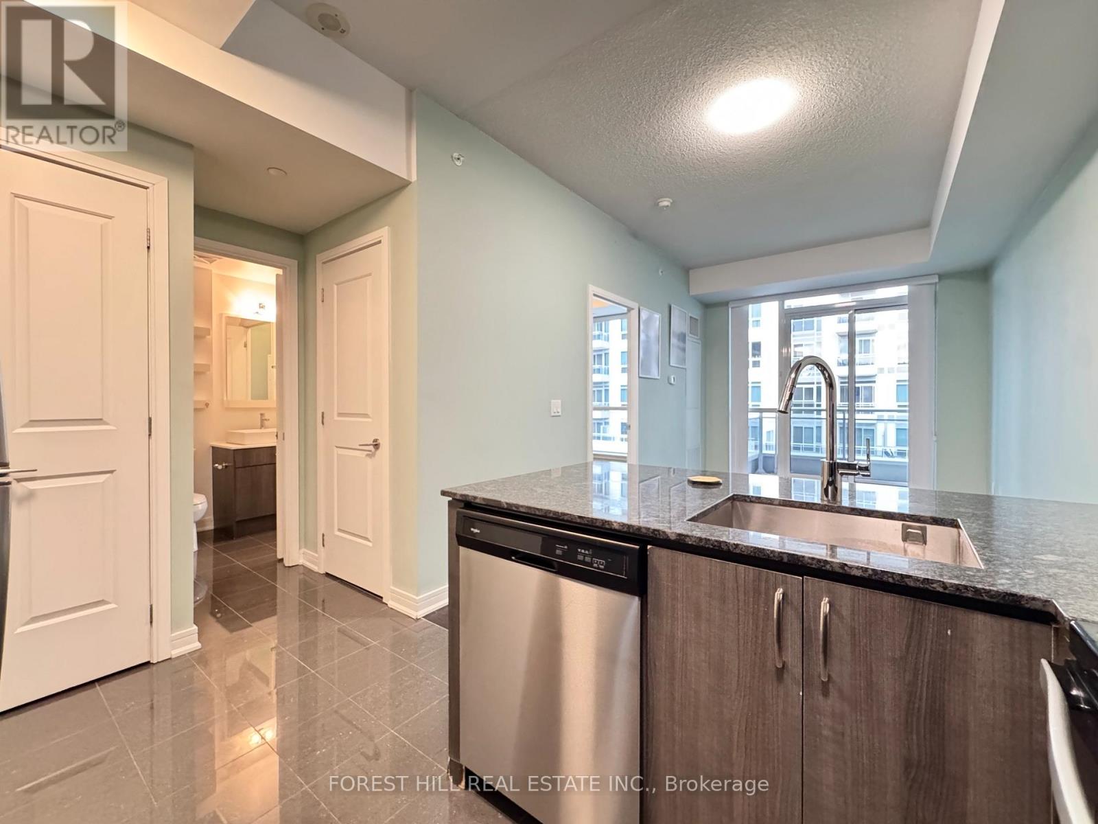 Sw812 - 9191 Yonge Street, Richmond Hill, Ontario  L4C 1E2 - Photo 2 - N12649254