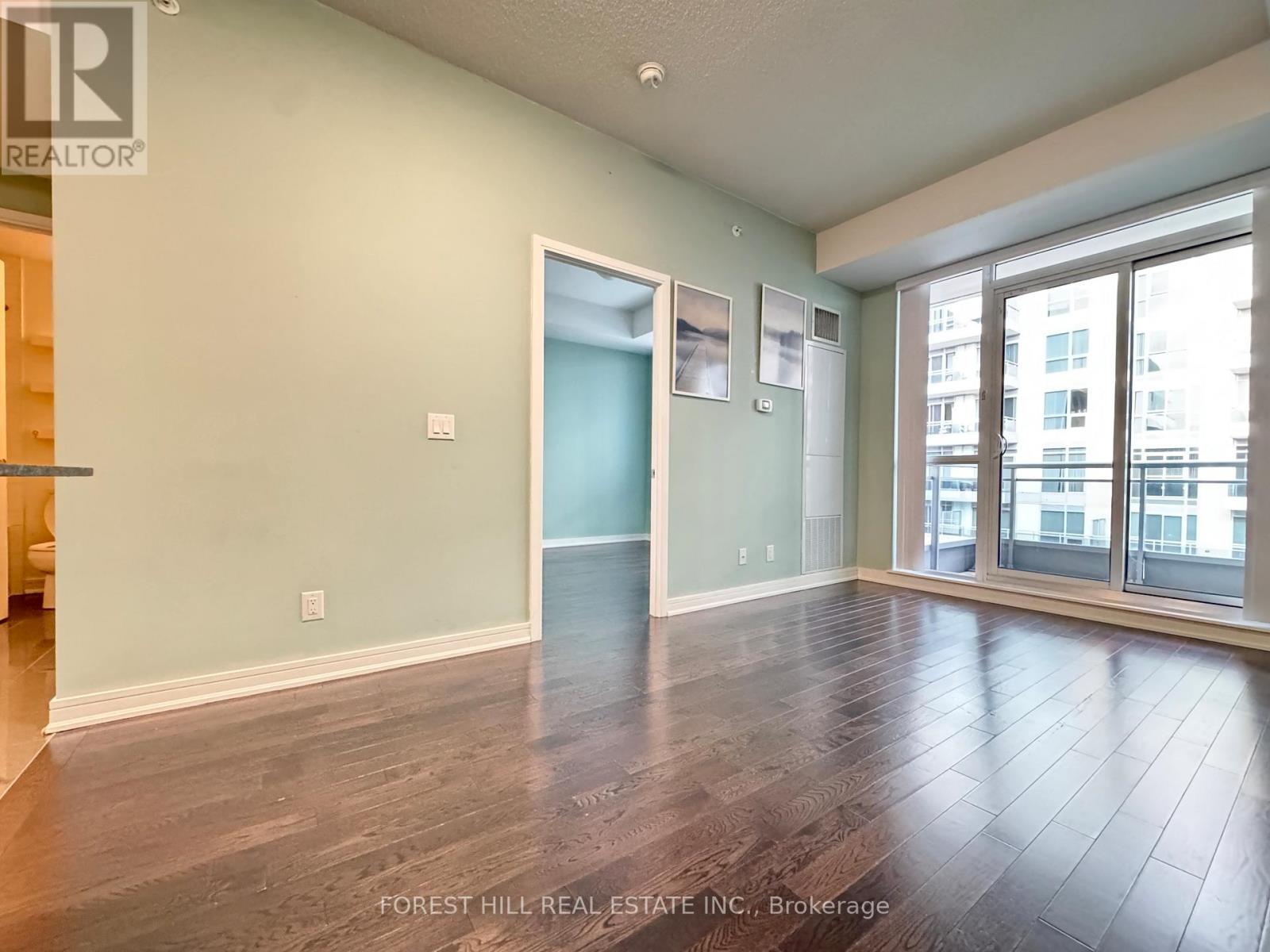 Sw812 - 9191 Yonge Street, Richmond Hill, Ontario  L4C 1E2 - Photo 4 - N12649254