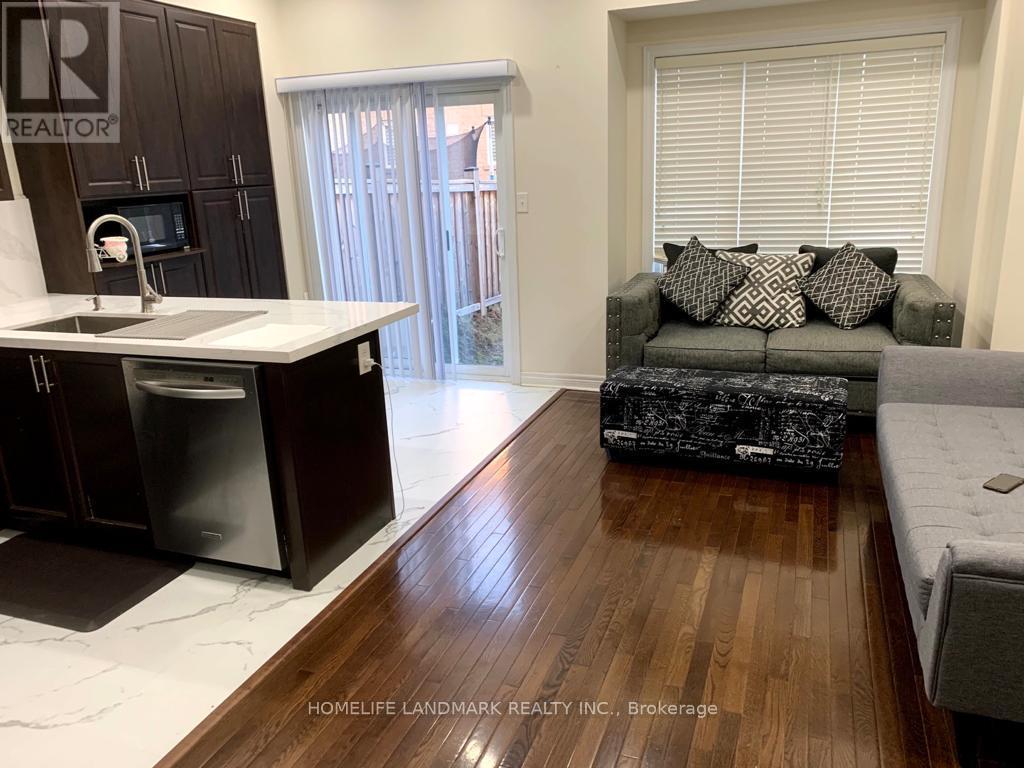 7368 Saint Barbara Boulevard, Mississauga, Ontario  L5W 0C3 - Photo 8 - W12649244