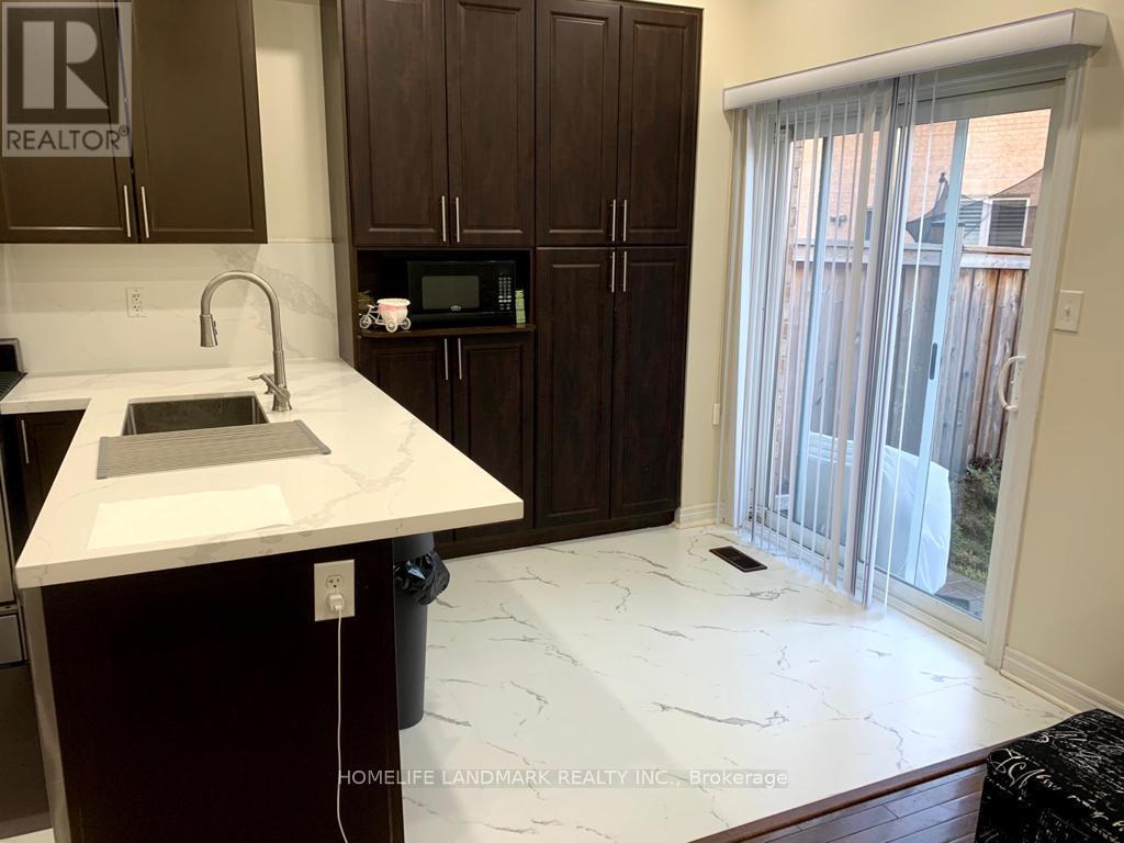 7368 Saint Barbara Boulevard, Mississauga, Ontario  L5W 0C3 - Photo 9 - W12649244