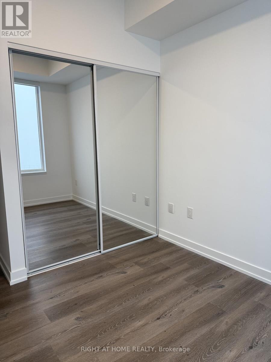 4008 - 395 Square One Drive, Mississauga, Ontario  L5B 0G6 - Photo 11 - W12649256