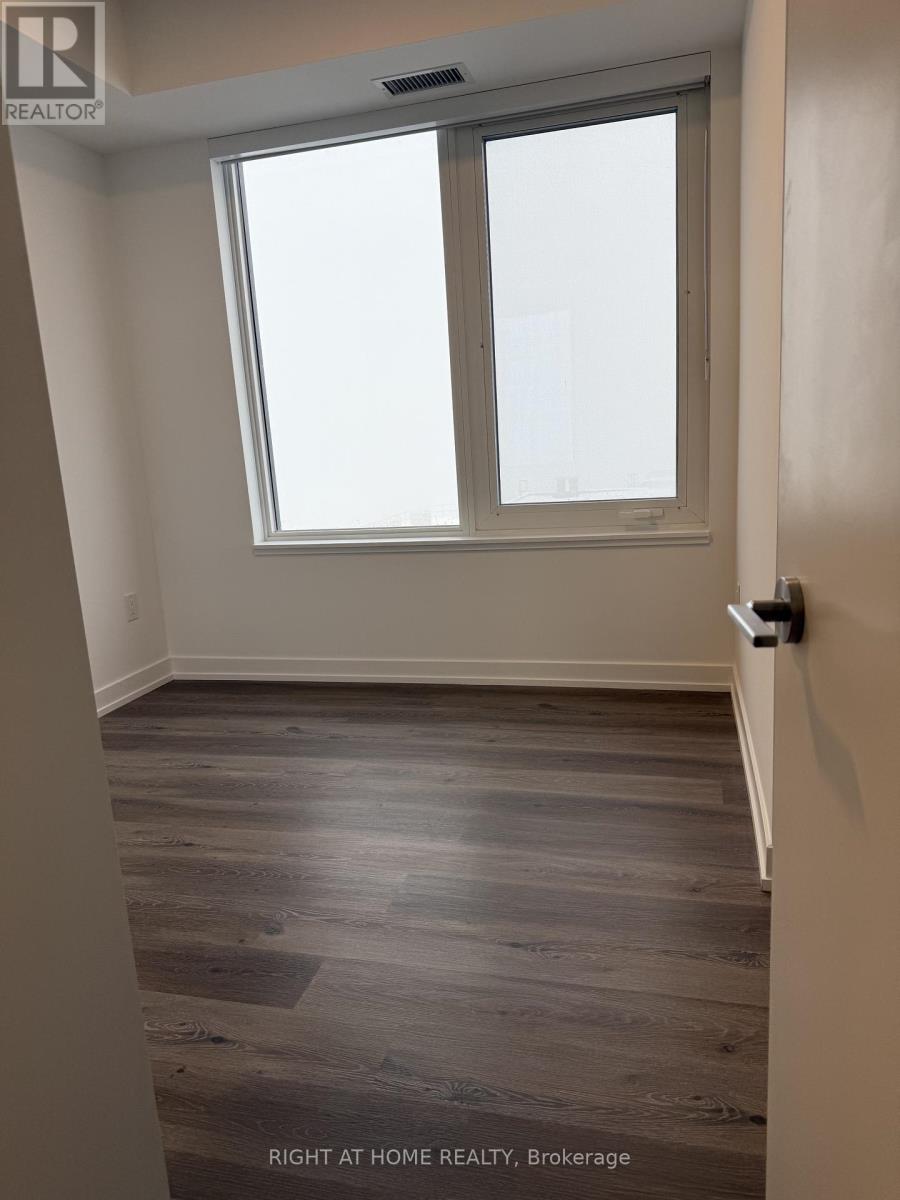 4008 - 395 Square One Drive, Mississauga, Ontario  L5B 0G6 - Photo 12 - W12649256