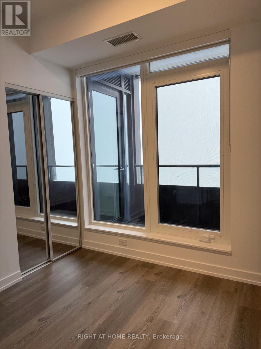 4008 - 395 Square One Drive, Mississauga, Ontario  L5B 0G6 - Photo 14 - W12649256