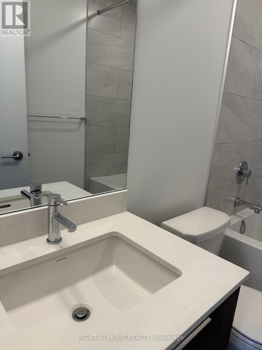 4008 - 395 Square One Drive, Mississauga, Ontario  L5B 0G6 - Photo 15 - W12649256