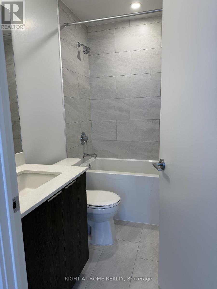 4008 - 395 Square One Drive, Mississauga, Ontario  L5B 0G6 - Photo 16 - W12649256