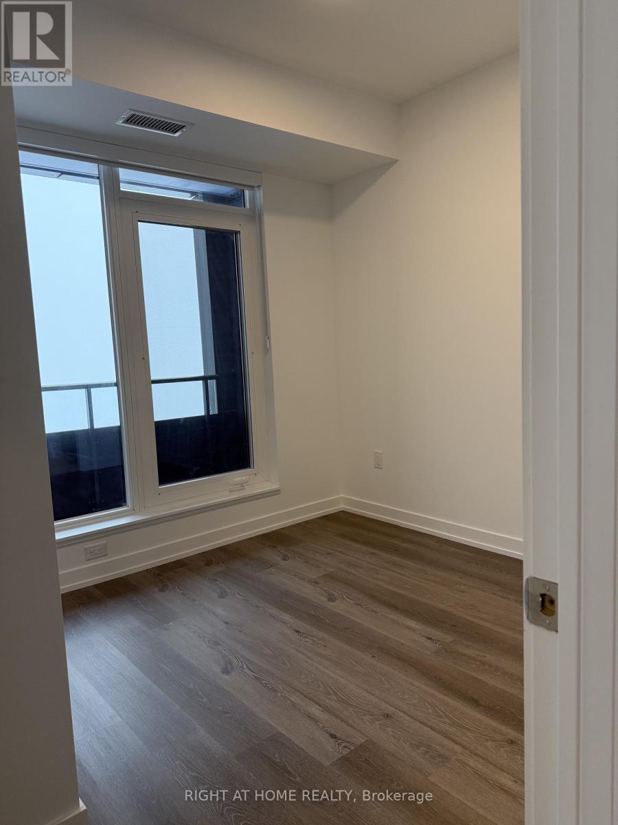 4008 - 395 Square One Drive, Mississauga, Ontario  L5B 0G6 - Photo 18 - W12649256