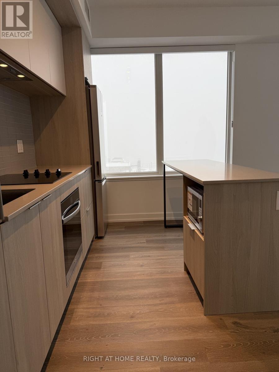 4008 - 395 Square One Drive, Mississauga, Ontario  L5B 0G6 - Photo 5 - W12649256