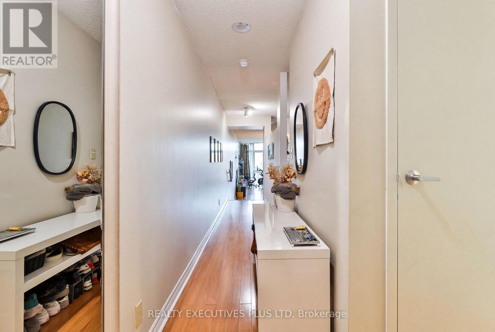 418 - 388 Richmond Street W, Toronto, Ontario  M5V 3P1 - Photo 2 - C12649296