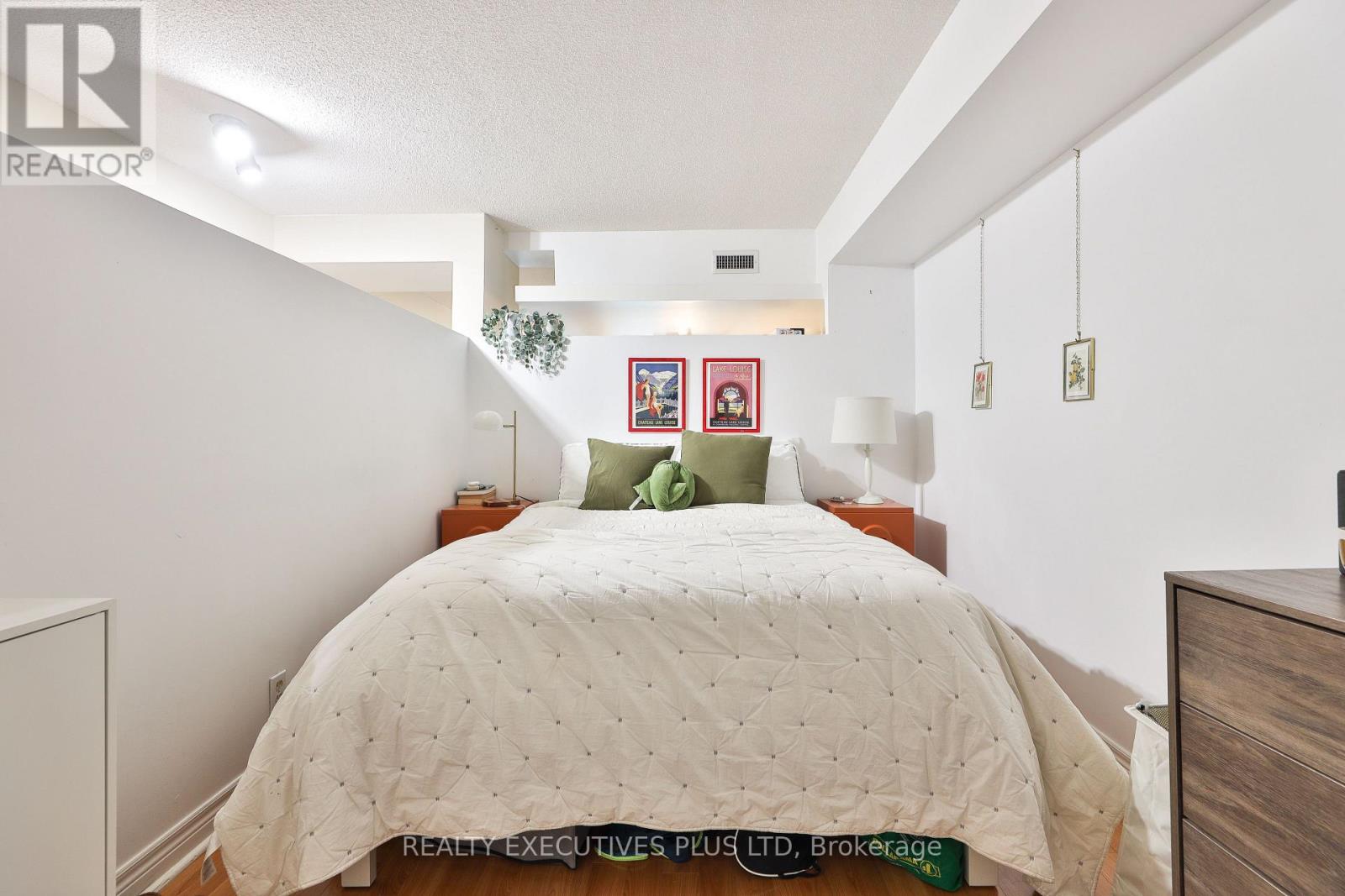 418 - 388 Richmond Street W, Toronto, Ontario  M5V 3P1 - Photo 4 - C12649296