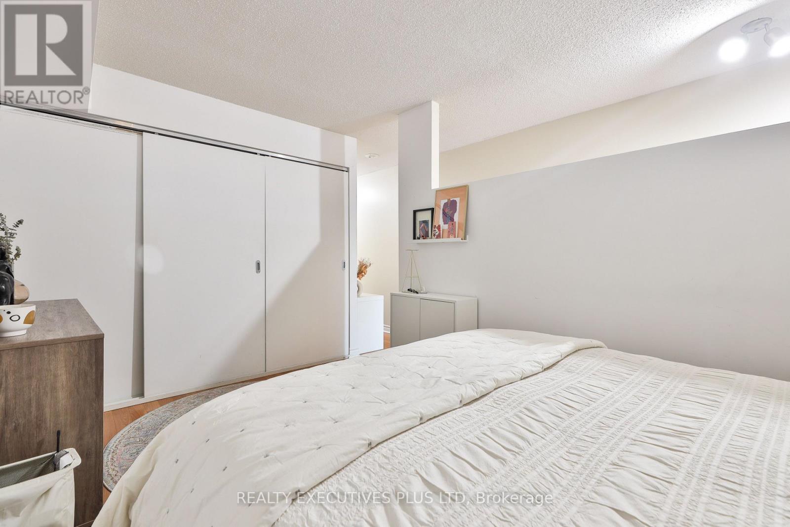 418 - 388 Richmond Street W, Toronto, Ontario  M5V 3P1 - Photo 6 - C12649296