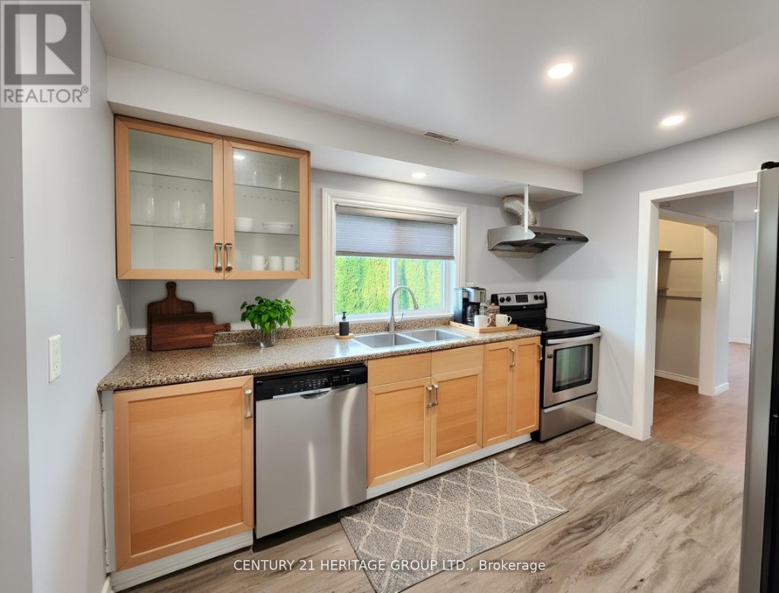 493 Lake Drive S, Georgina (Keswick South), Ontario  L4P 1R5 - Photo 8 - N12649274