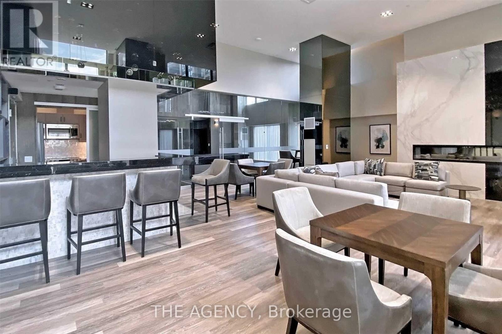 203 - 75 Oneida Crescent Nw, Richmond Hill, Ontario  L4B 0N3 - Photo 6 - N12649302