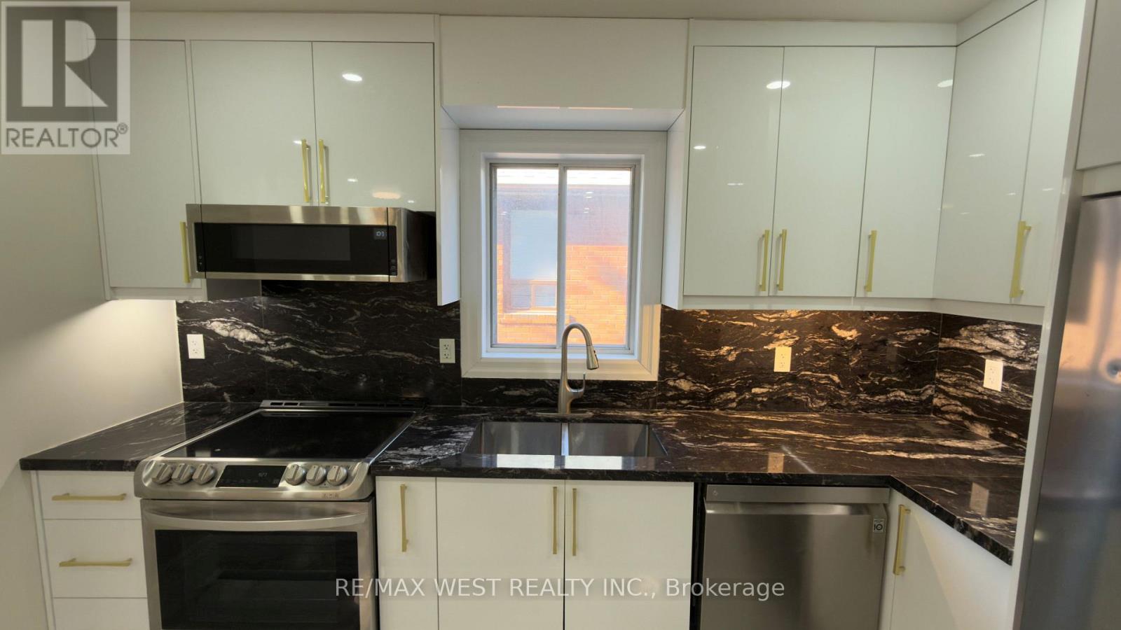 25 Sixteenth Street, Toronto (New Toronto), Ontario  M8V 3J7 - Photo 17 - W12649266