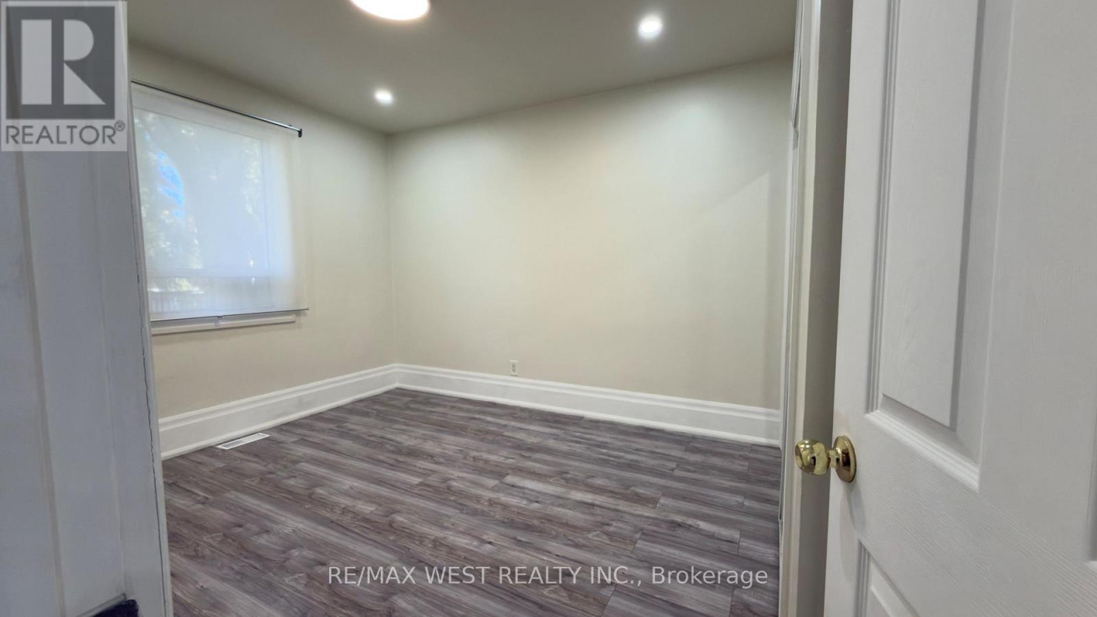 25 Sixteenth Street, Toronto (New Toronto), Ontario  M8V 3J7 - Photo 20 - W12649266