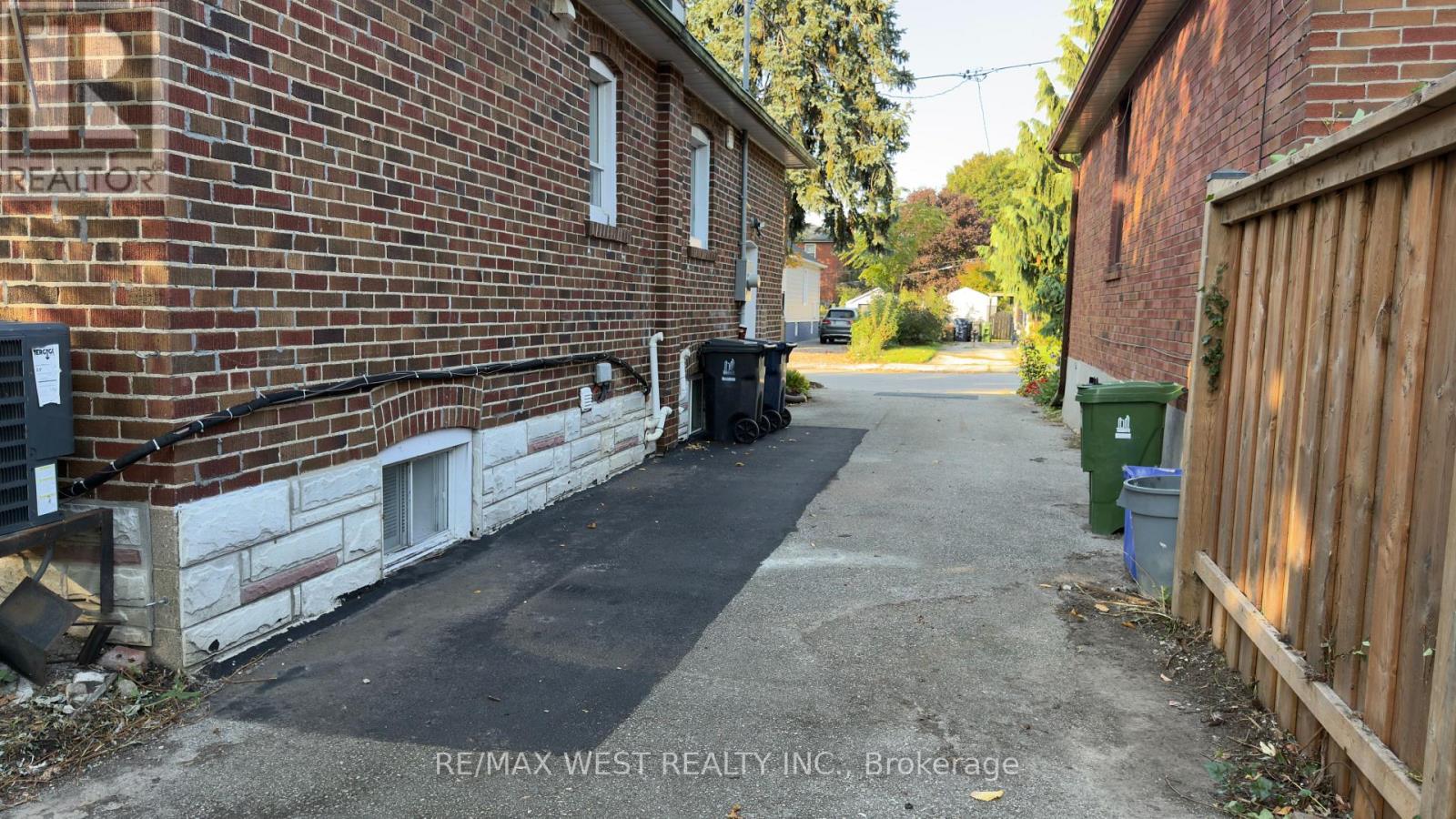 25 Sixteenth Street, Toronto (New Toronto), Ontario  M8V 3J7 - Photo 36 - W12649266