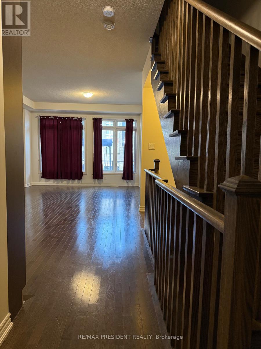 27 Arrowview Drive, Brampton, Ontario  L7A 5H6 - Photo 12 - W12649268