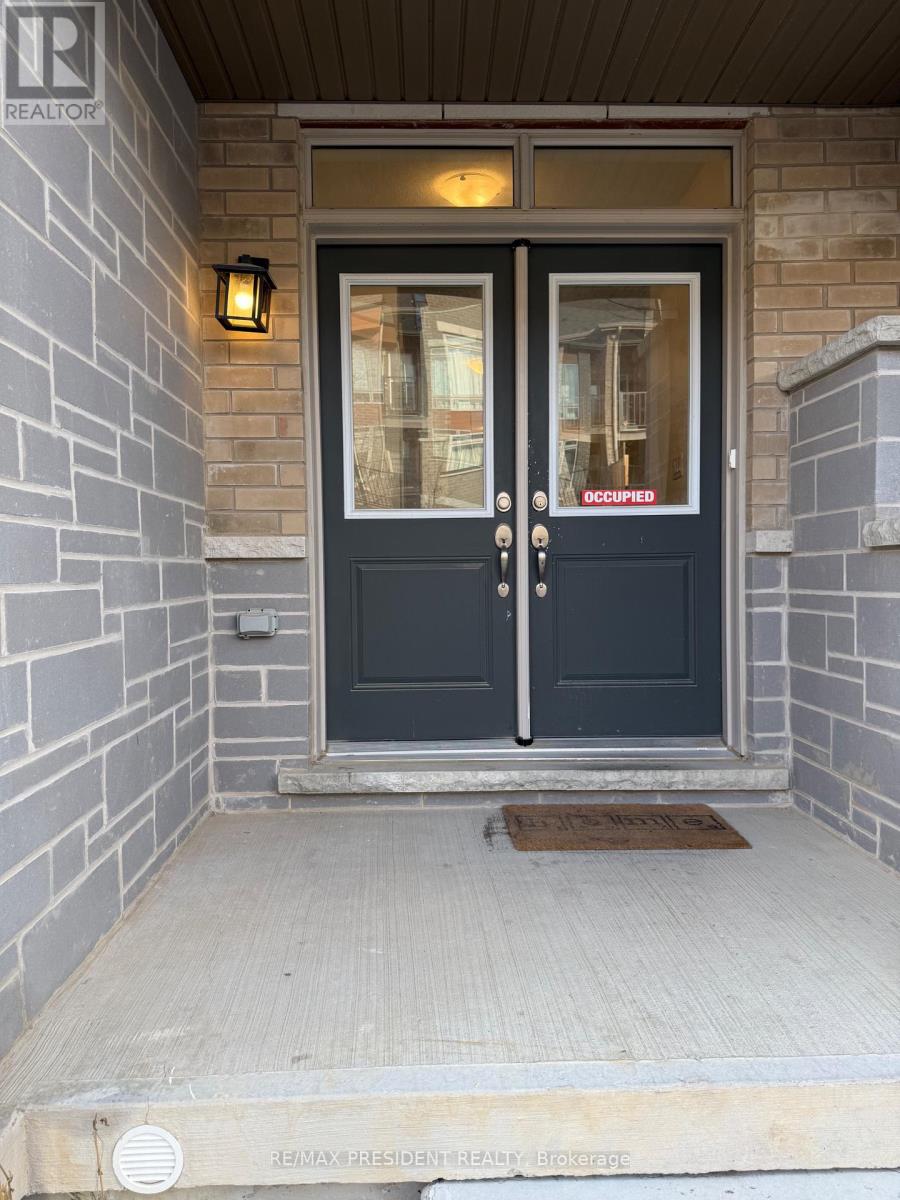 27 Arrowview Drive, Brampton, Ontario  L7A 5H6 - Photo 2 - W12649268