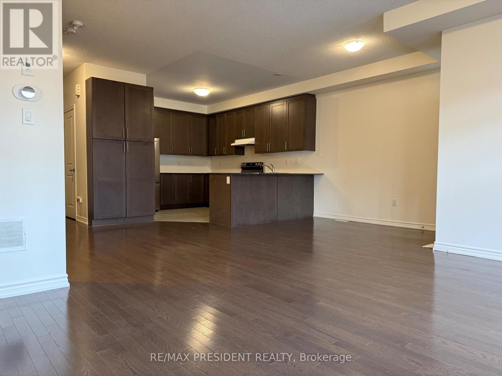 27 Arrowview Drive, Brampton, Ontario  L7A 5H6 - Photo 6 - W12649268