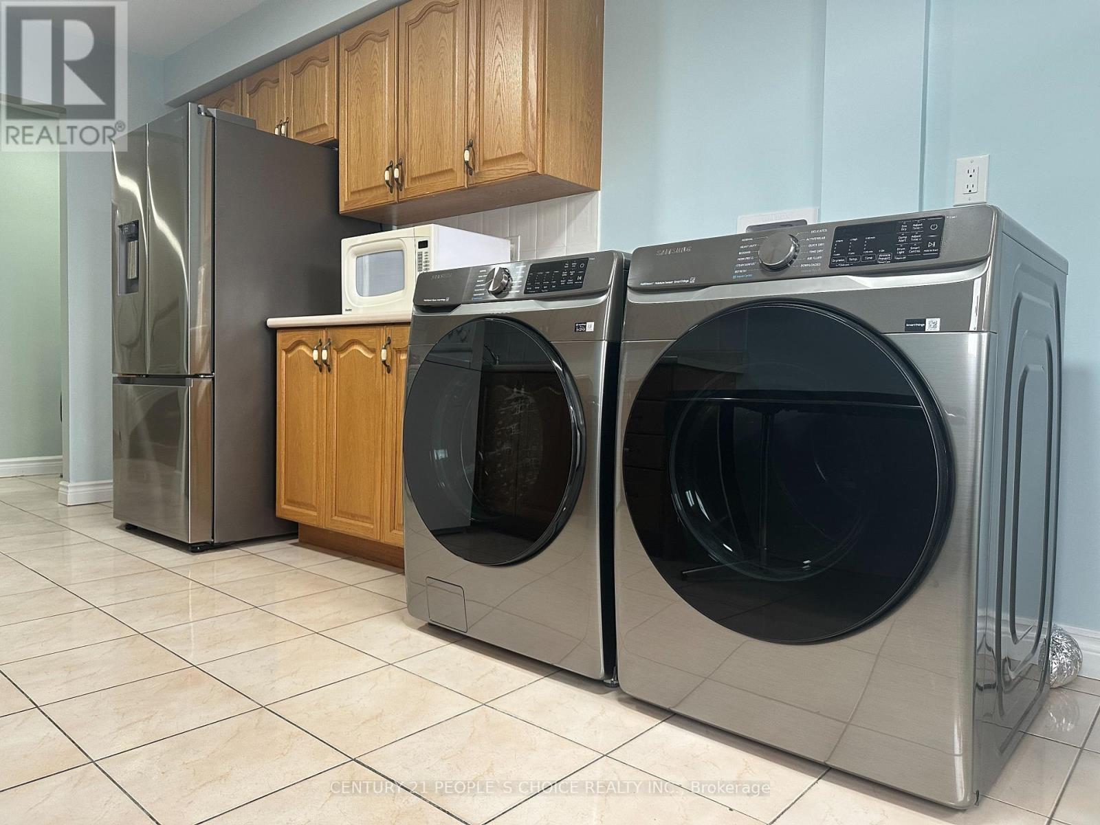 7490 Middleshire Drive, Mississauga (Malton), Ontario  L4T 3S2 - Photo 16 - W12649272