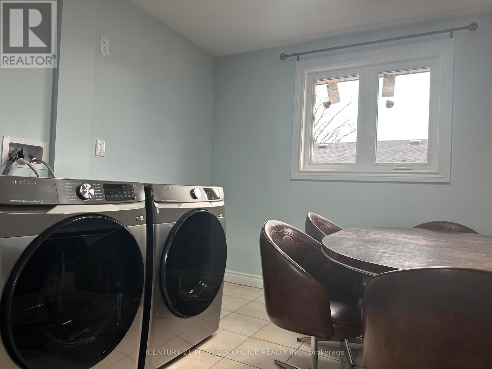 7490 Middleshire Drive, Mississauga (Malton), Ontario  L4T 3S2 - Photo 18 - W12649272