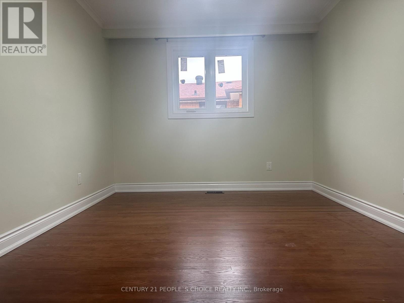 7490 Middleshire Drive, Mississauga (Malton), Ontario  L4T 3S2 - Photo 20 - W12649272