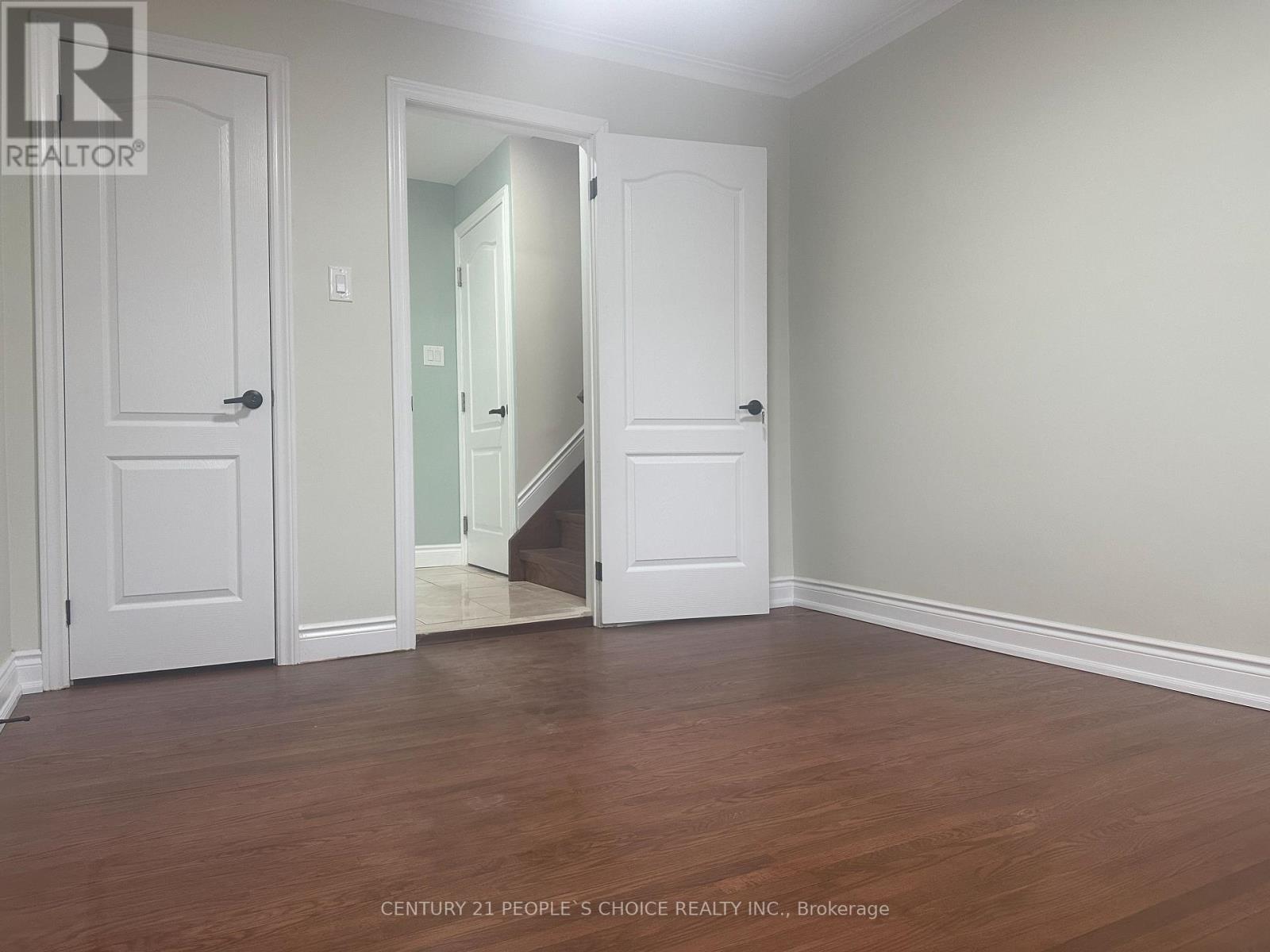 7490 Middleshire Drive, Mississauga (Malton), Ontario  L4T 3S2 - Photo 22 - W12649272