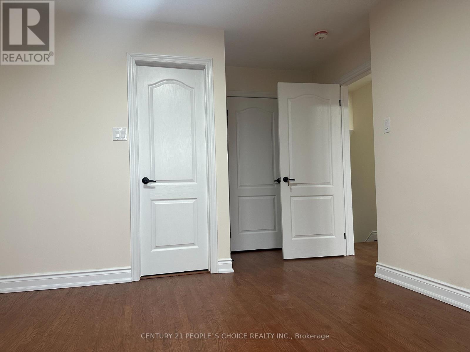 7490 Middleshire Drive, Mississauga (Malton), Ontario  L4T 3S2 - Photo 28 - W12649272