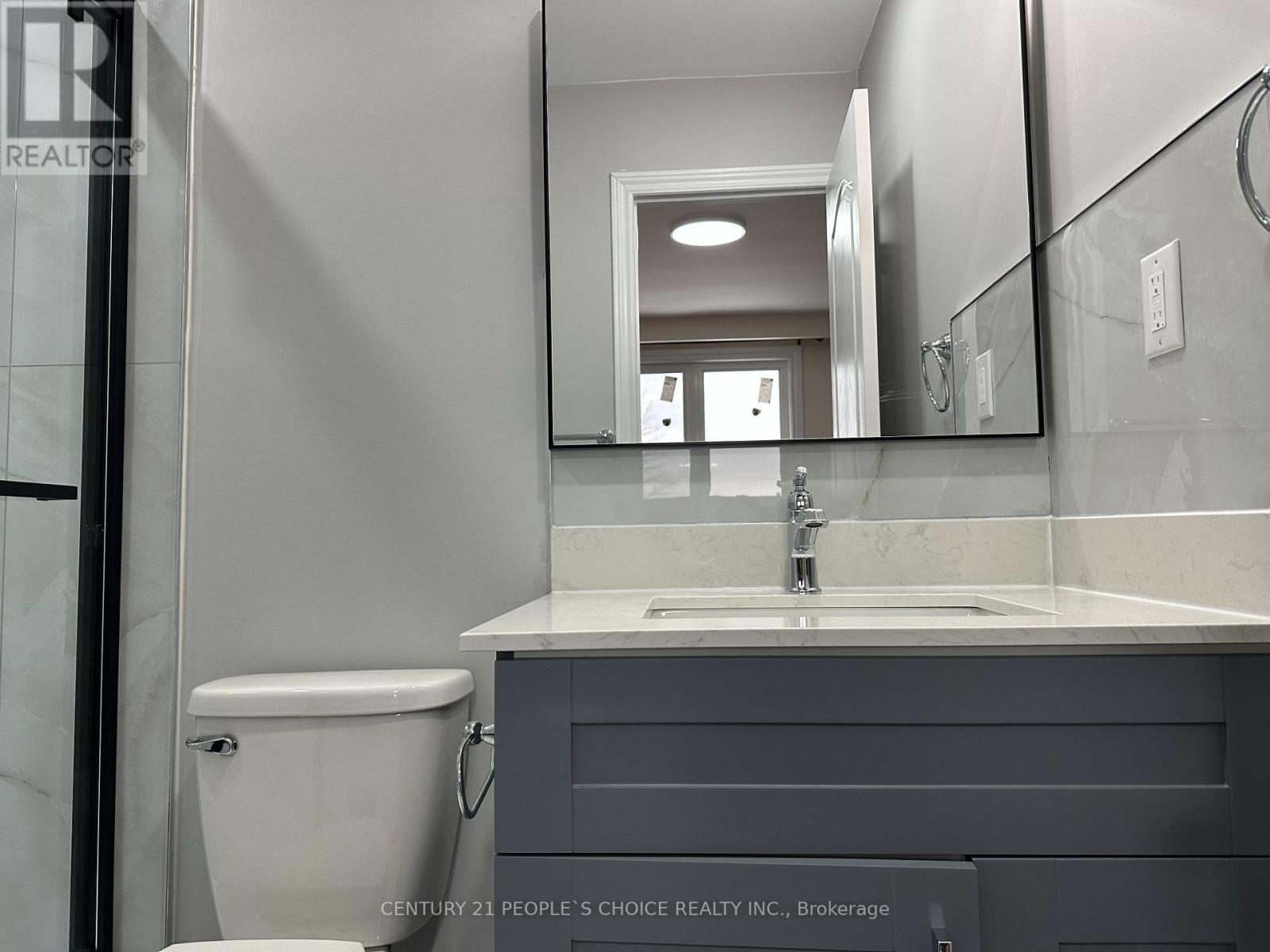 7490 Middleshire Drive, Mississauga (Malton), Ontario  L4T 3S2 - Photo 29 - W12649272