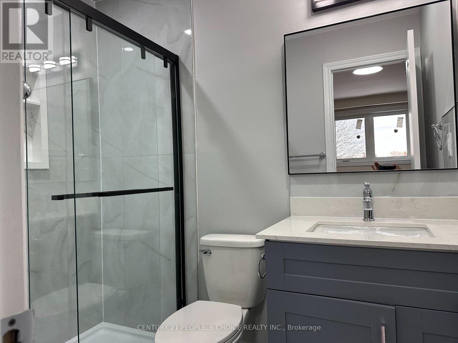 7490 Middleshire Drive, Mississauga (Malton), Ontario  L4T 3S2 - Photo 30 - W12649272