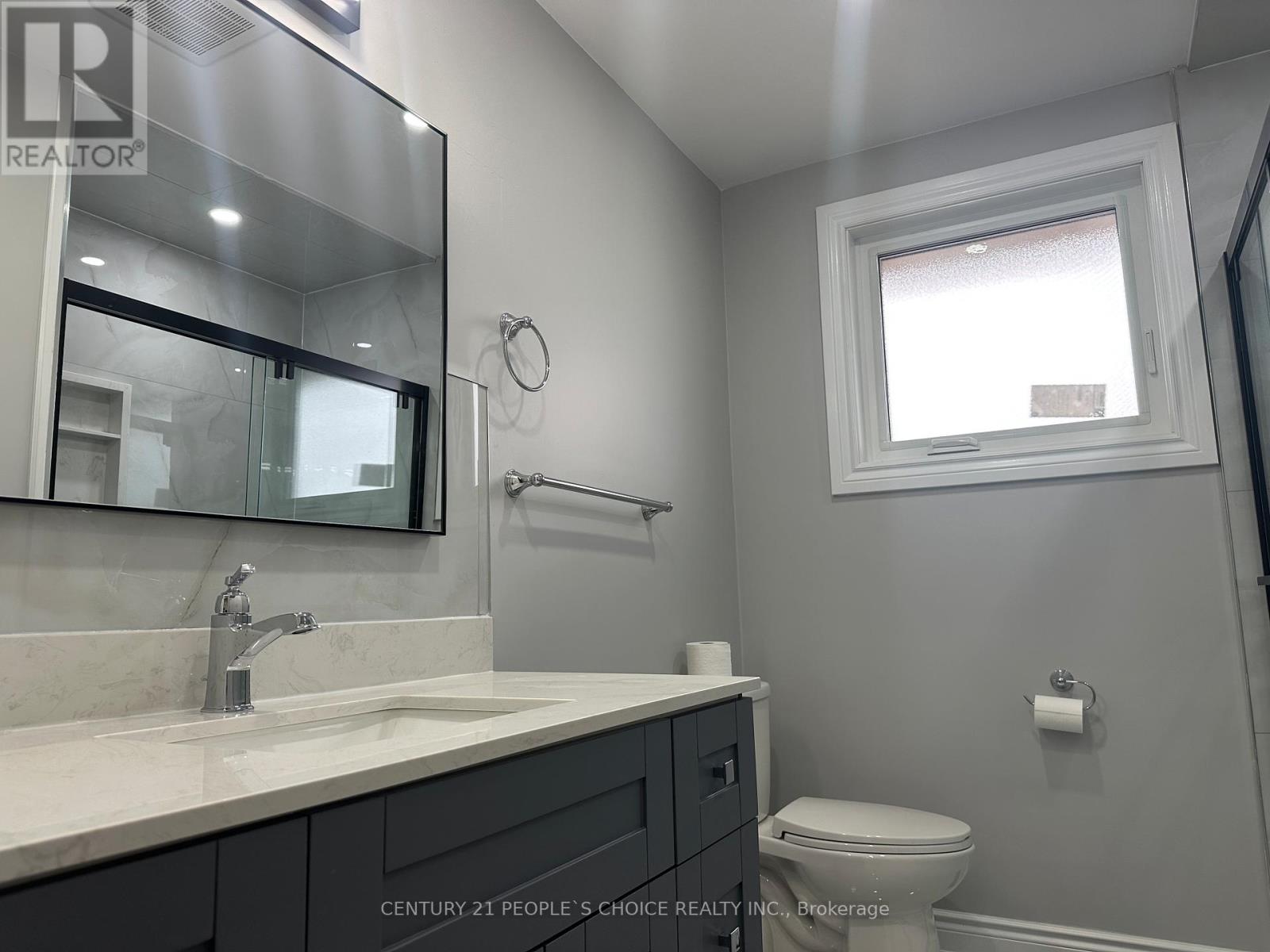 7490 Middleshire Drive, Mississauga (Malton), Ontario  L4T 3S2 - Photo 41 - W12649272