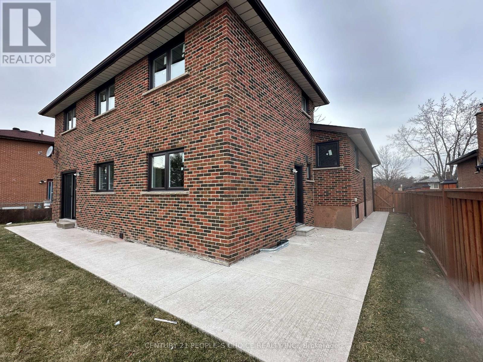 7490 Middleshire Drive, Mississauga (Malton), Ontario  L4T 3S2 - Photo 47 - W12649272