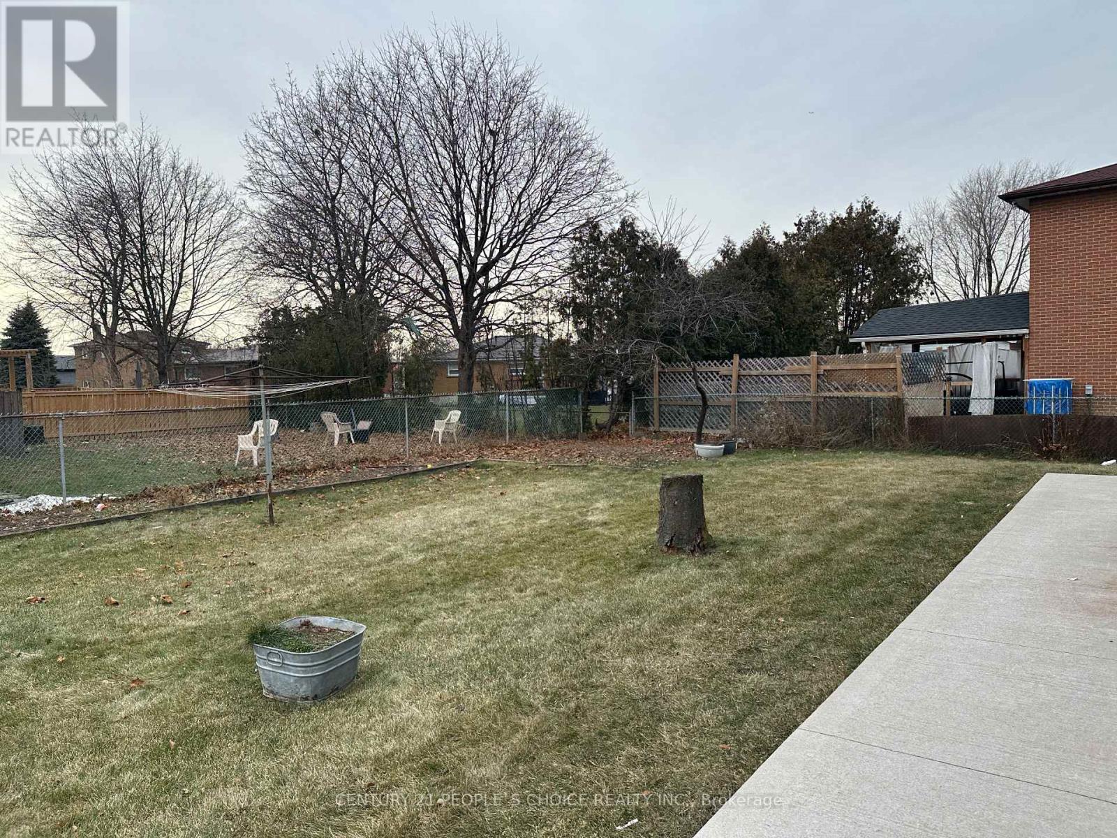 7490 Middleshire Drive, Mississauga (Malton), Ontario  L4T 3S2 - Photo 49 - W12649272