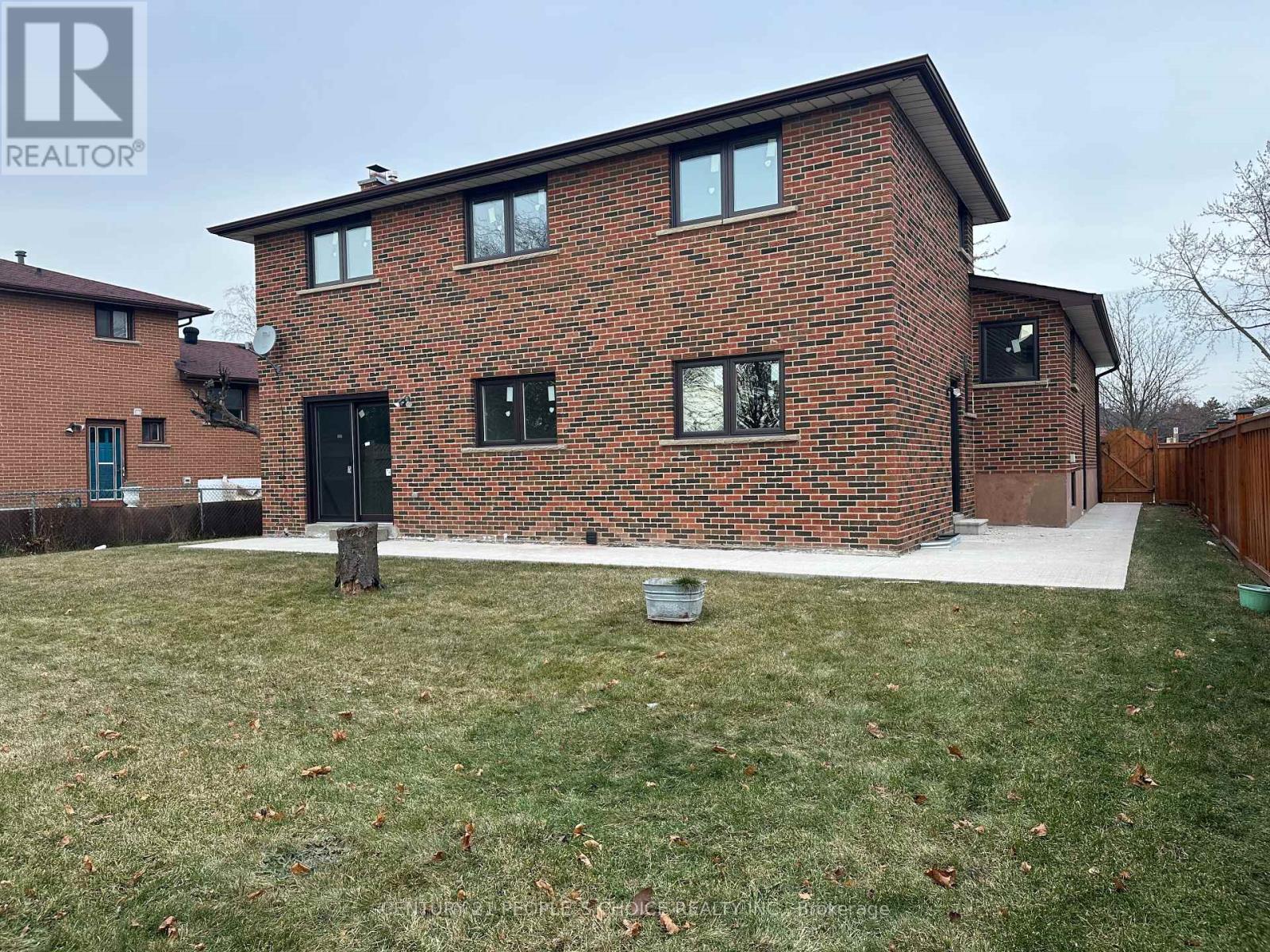 7490 Middleshire Drive, Mississauga (Malton), Ontario  L4T 3S2 - Photo 50 - W12649272