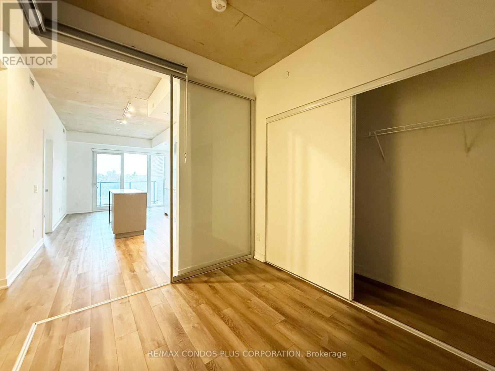 402 - 1808 St Clair Avenue W, Toronto (Weston-Pellam Park), Ontario  M6N 0C1 - Photo 10 - W12649276