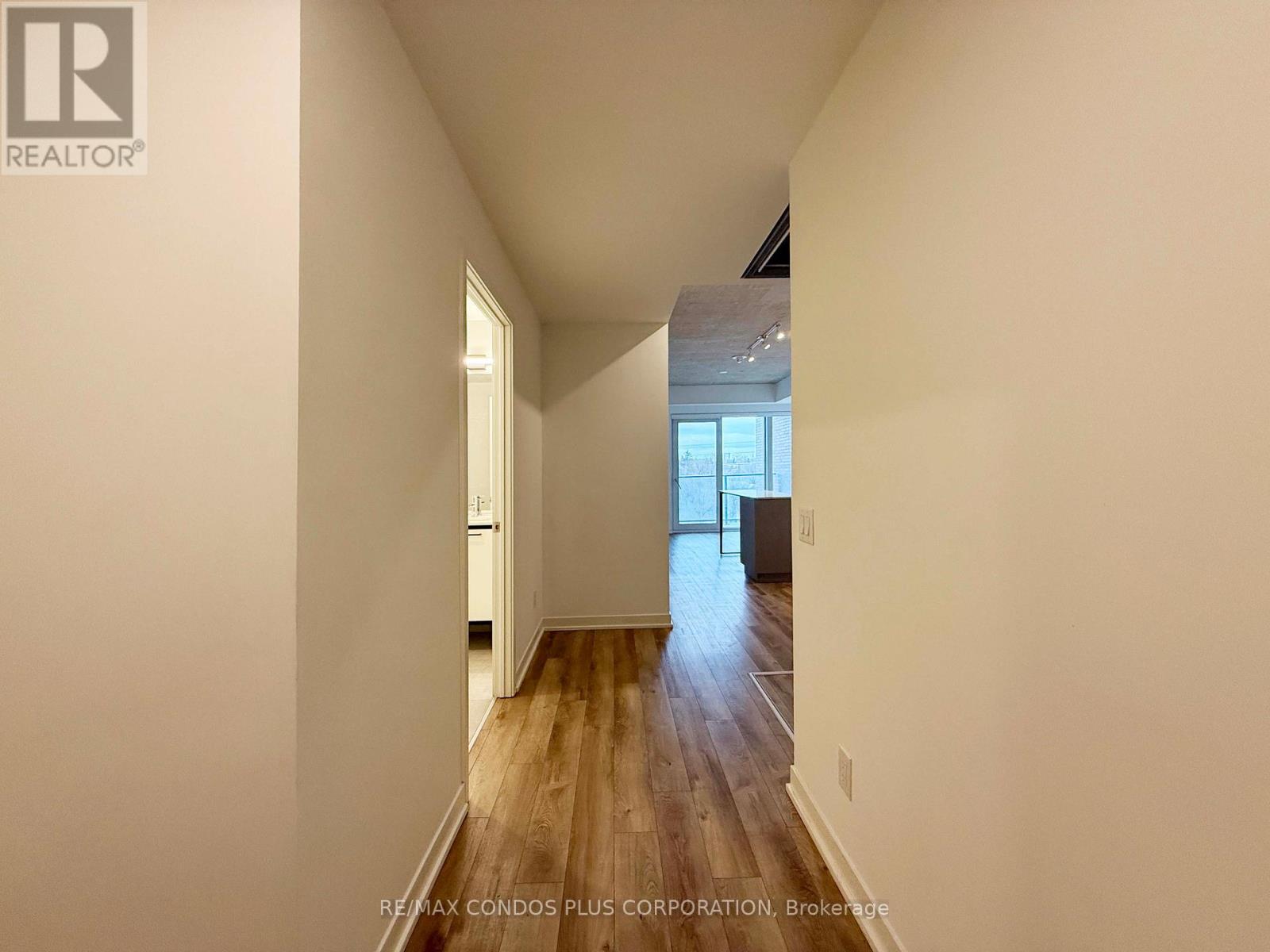 402 - 1808 St Clair Avenue W, Toronto (Weston-Pellam Park), Ontario  M6N 0C1 - Photo 11 - W12649276