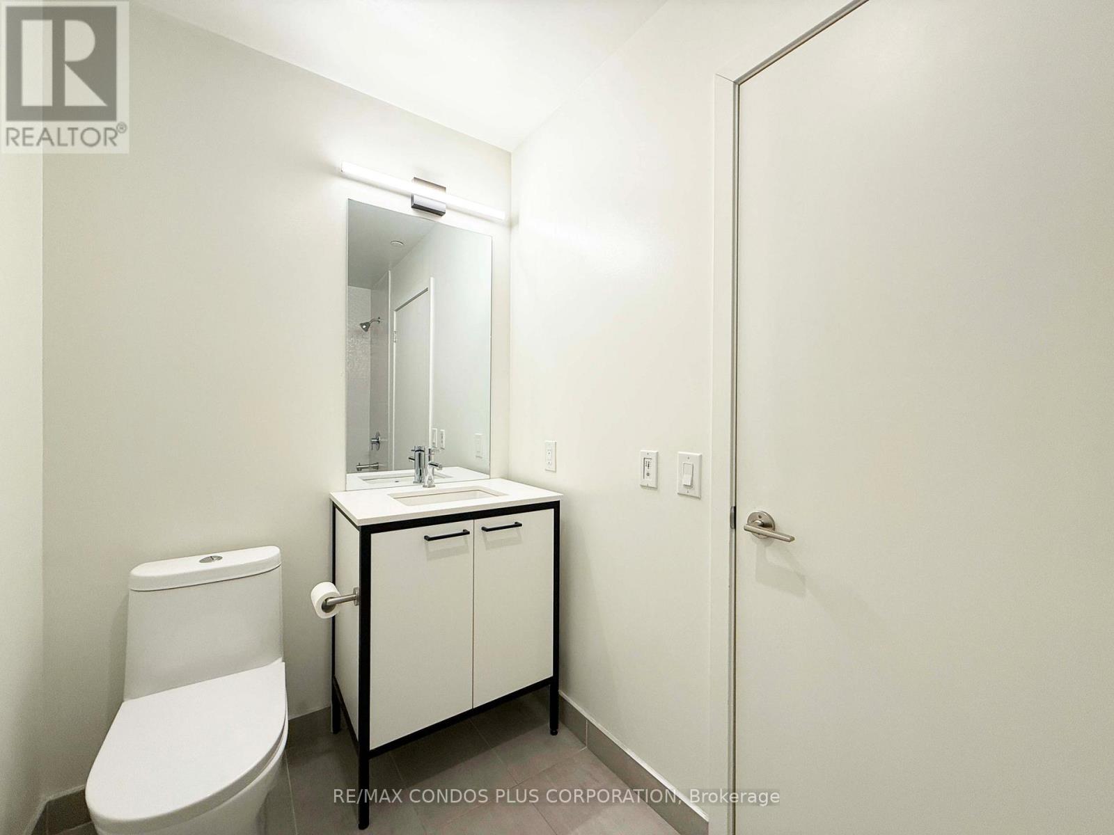 402 - 1808 St Clair Avenue W, Toronto (Weston-Pellam Park), Ontario  M6N 0C1 - Photo 7 - W12649276