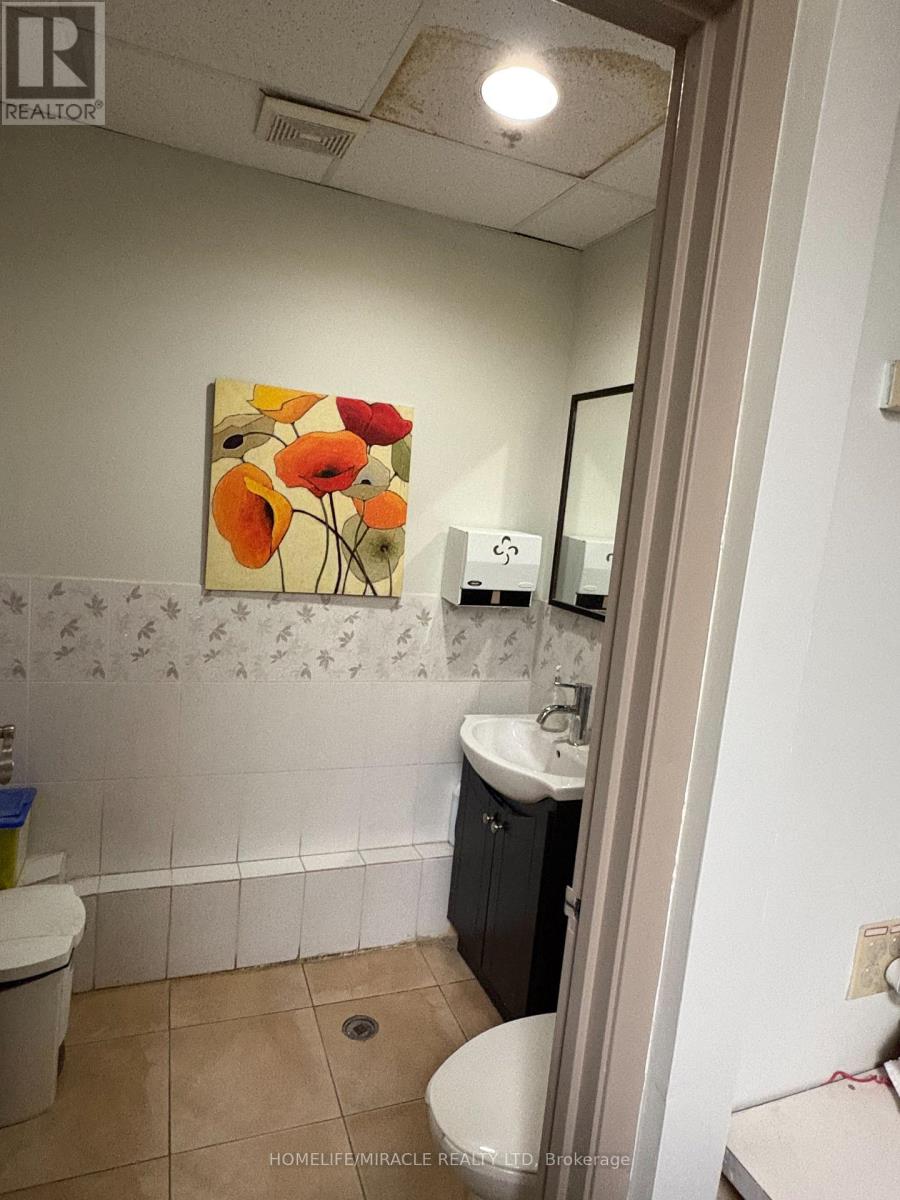 11 - 0 Steeles Avenue, Brampton (Fletcher's Creek South), Ontario  L6W 4J6 - Photo 16 - W12649286