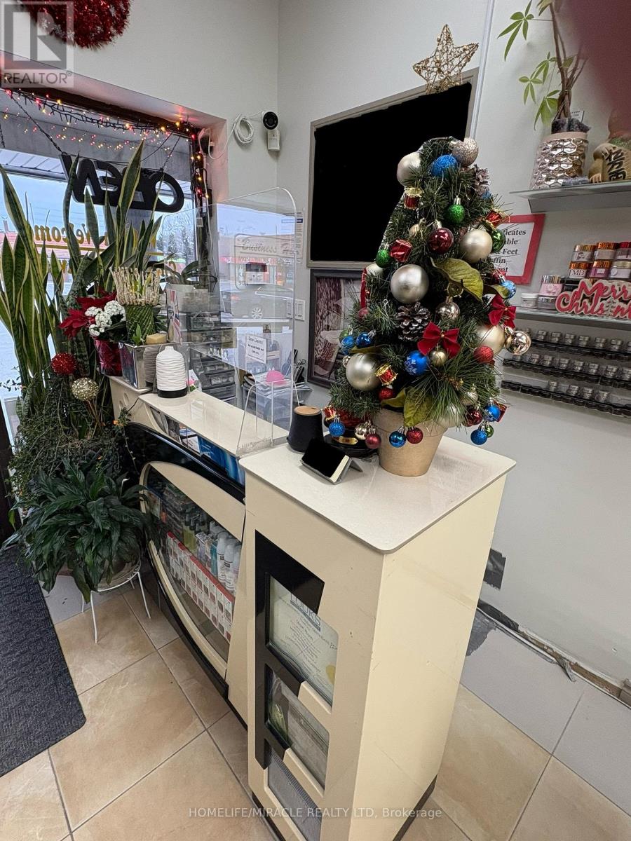 11 - 0 Steeles Avenue, Brampton (Fletcher's Creek South), Ontario  L6W 4J6 - Photo 3 - W12649286