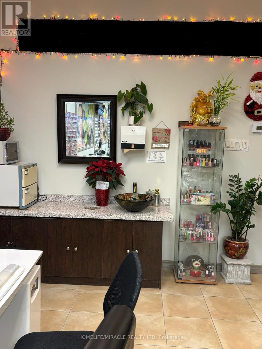 11 - 0 Steeles Avenue, Brampton (Fletcher's Creek South), Ontario  L6W 4J6 - Photo 4 - W12649286