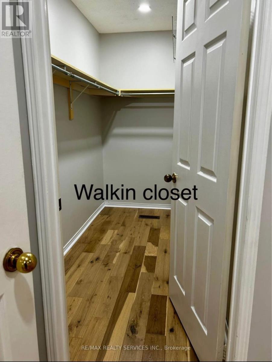 31 Inder Heights Drive, Brampton, Ontario  L6Z 3N1 - Photo 11 - W12649300