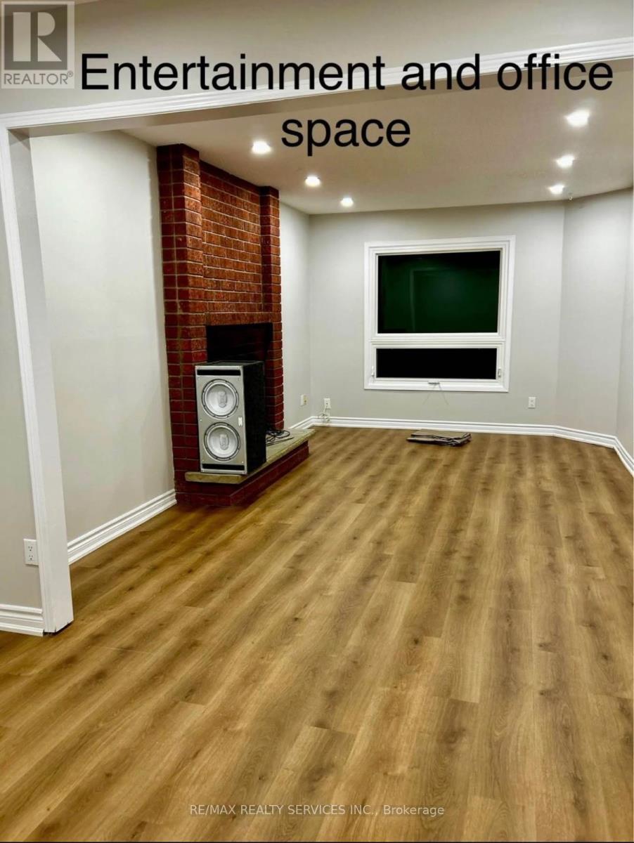 31 Inder Heights Drive, Brampton, Ontario  L6Z 3N1 - Photo 3 - W12649300