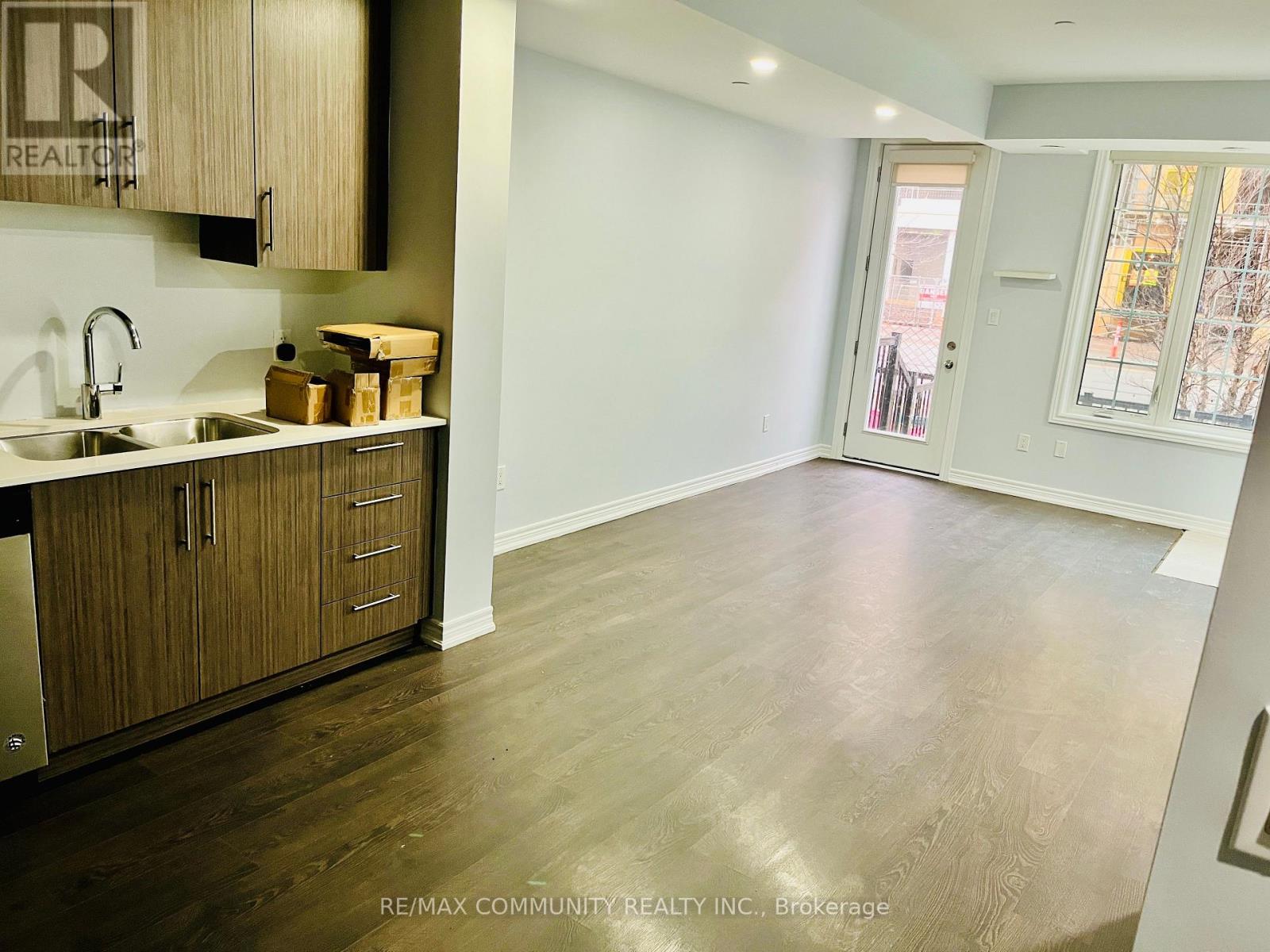 5 - 2205 LILLYKIN STREET, Oakville, Ontario