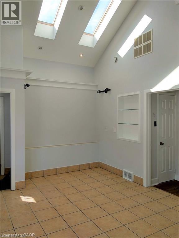 410 Erb Street W Unit# A, Waterloo, Ontario  N2L 1W8 - Photo 2 - 40795006