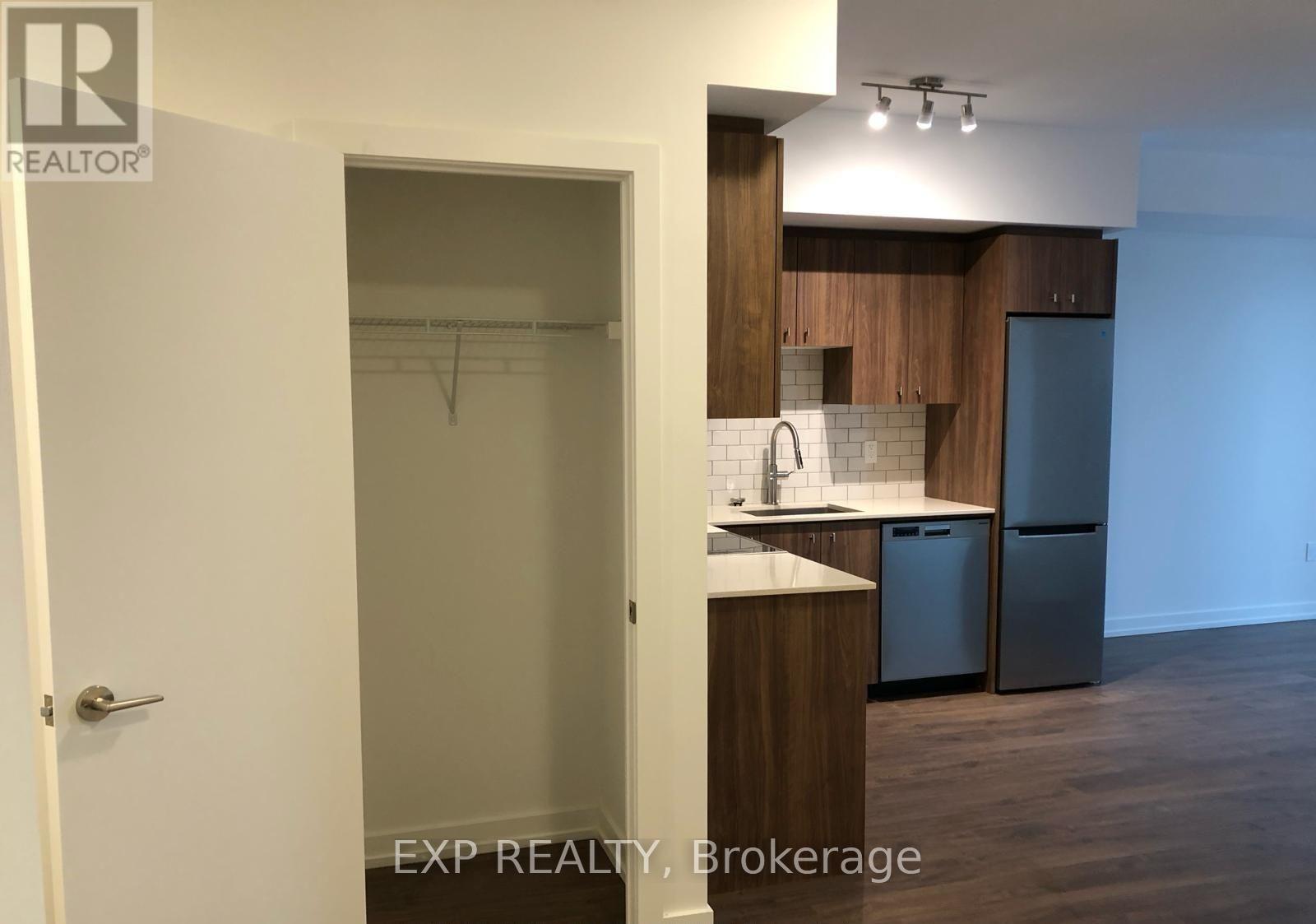 708 - 15 Wellington Street S, Waterloo, Ontario  N2G 0E4 - Photo 4 - X12649284