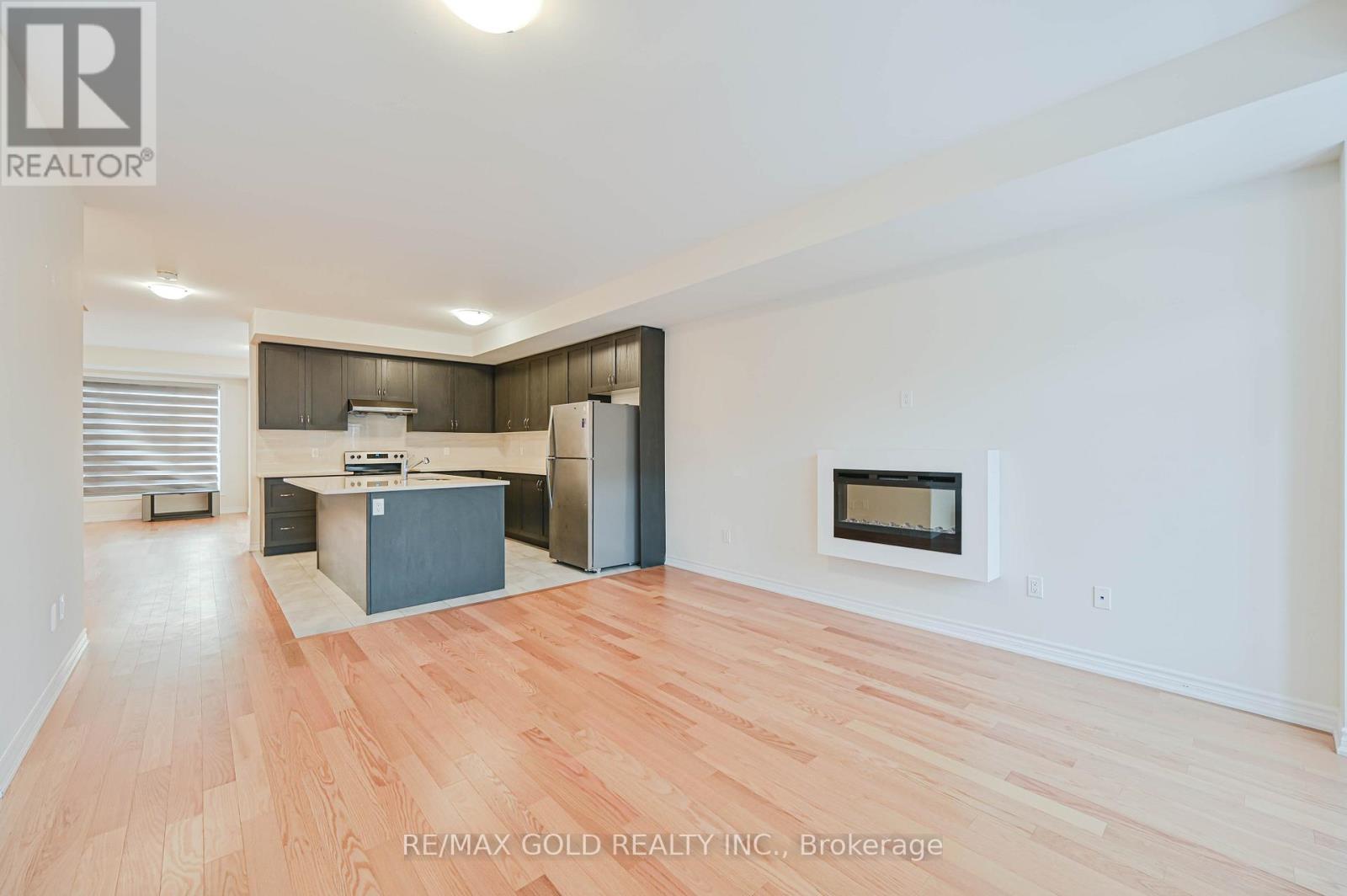 27 Minnock Street, Caledon, Ontario  L7C 1Z9 - Photo 11 - W12648704