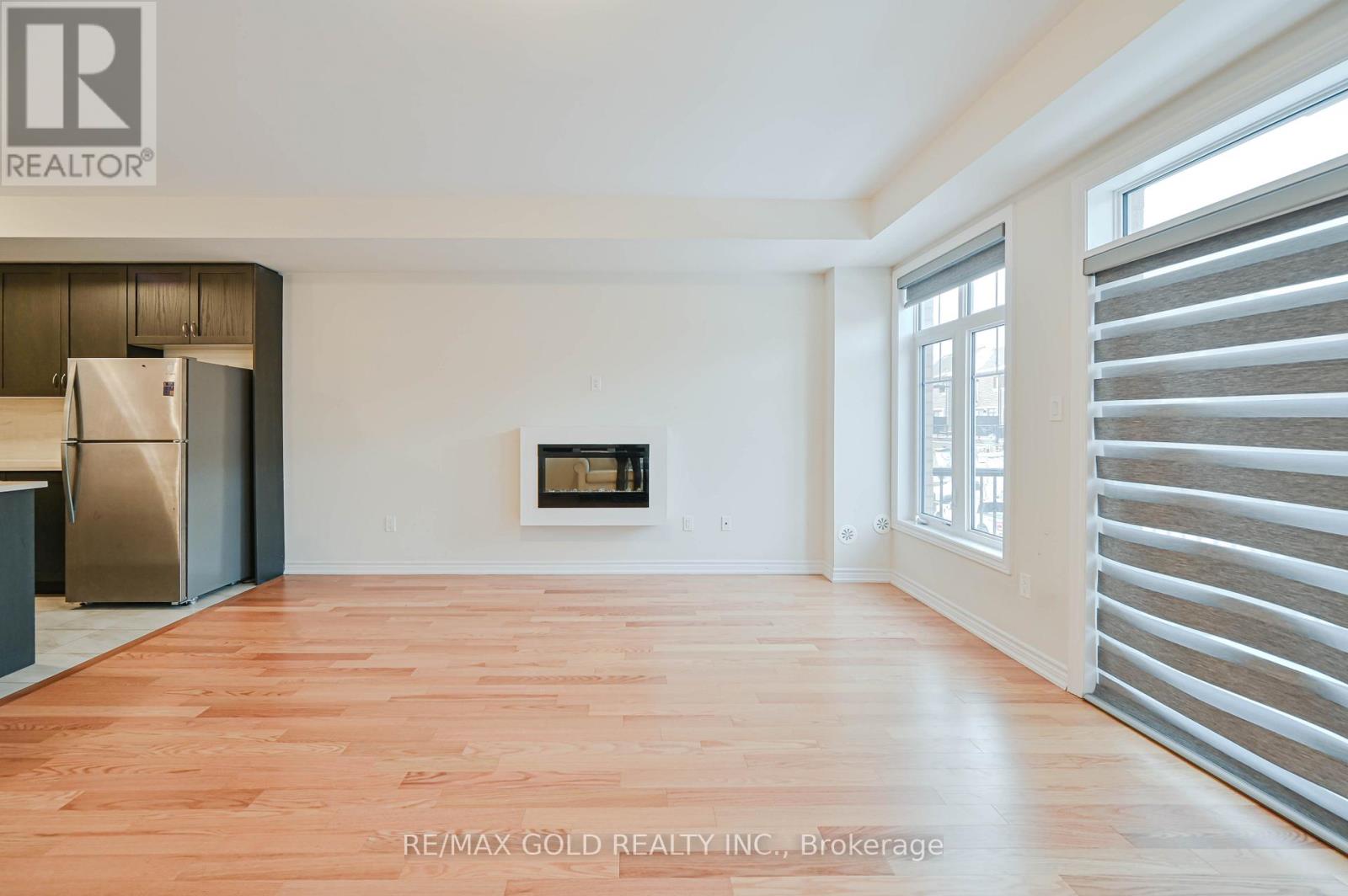 27 Minnock Street, Caledon, Ontario  L7C 1Z9 - Photo 10 - W12648704