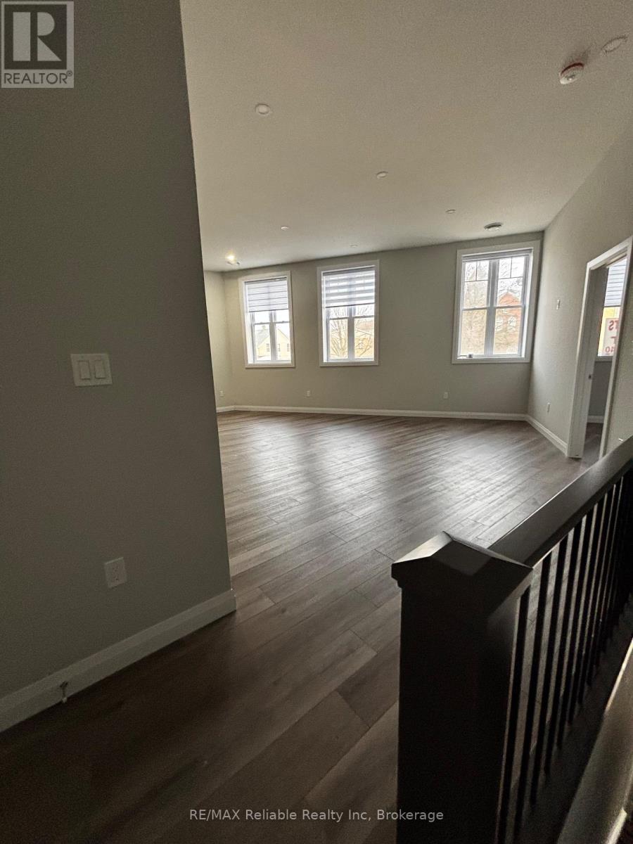 201 - 24 Albert Street, Central Huron (Clinton), Ontario  N0K 1L0 - Photo 2 - X12649326