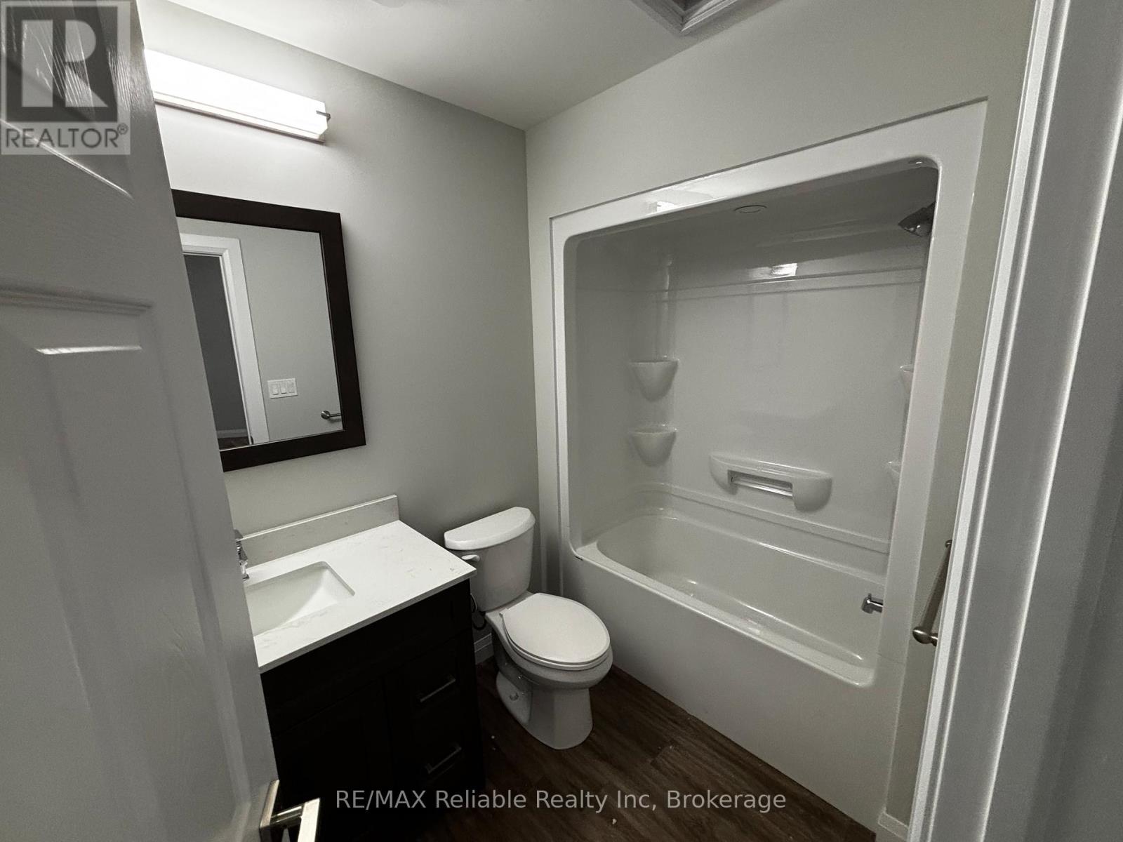 201 - 24 Albert Street, Central Huron (Clinton), Ontario  N0K 1L0 - Photo 7 - X12649326