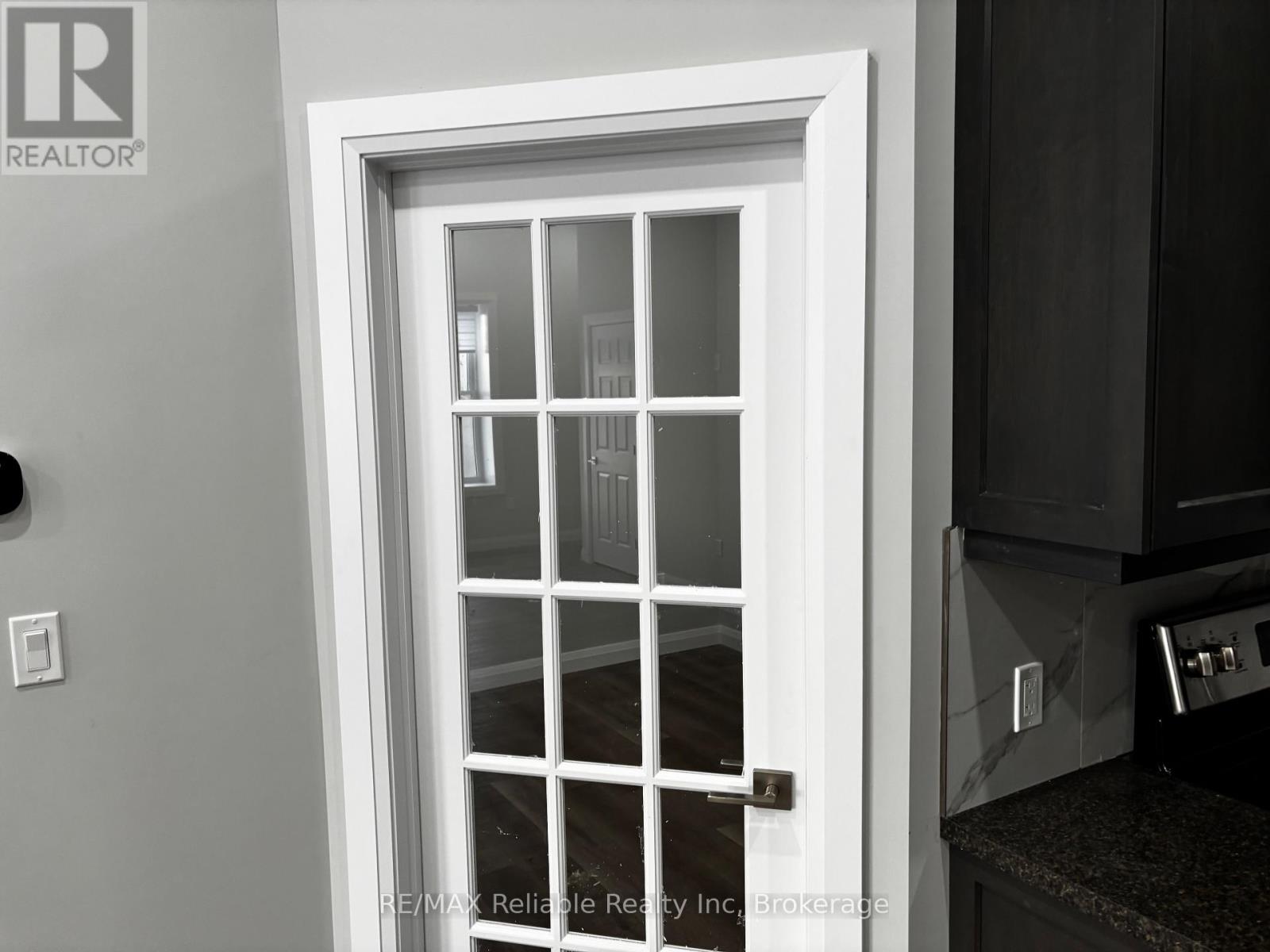 202 & 203 - 24 Albert Street, Central Huron (Clinton), Ontario  N0K 1L0 - Photo 4 - X12649340